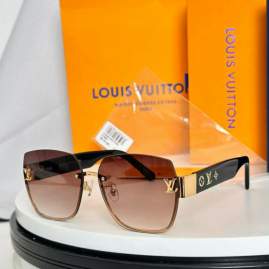 Picture of Louis Vuitton Sunglasses _SKUfw79399216fw